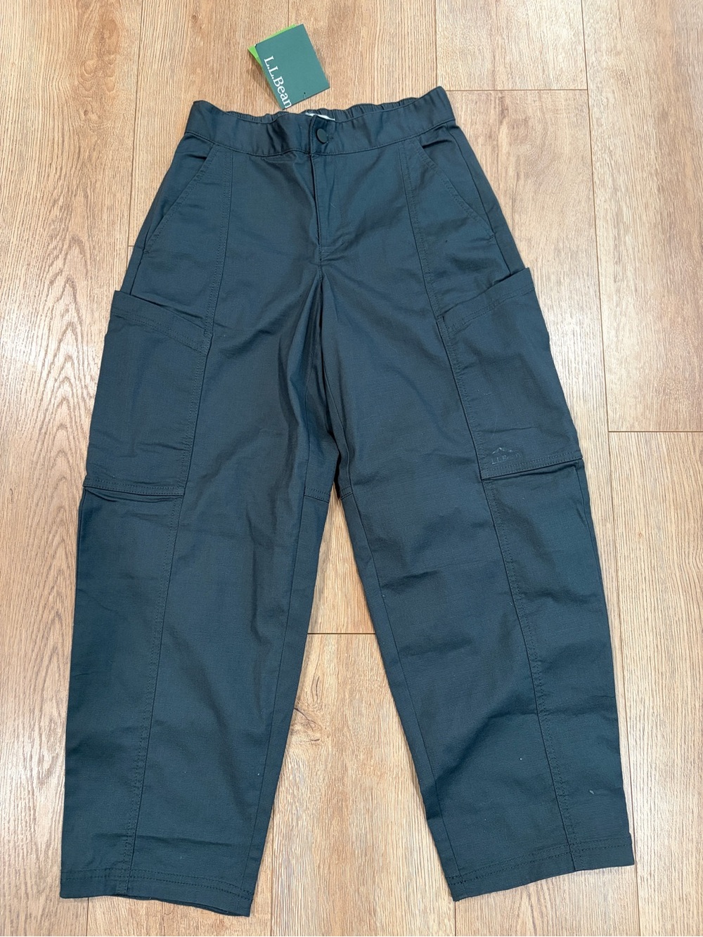 L.L.Bean Explorer Ripstop Barrel Pants Shadow Green NWT Size 4 Regular